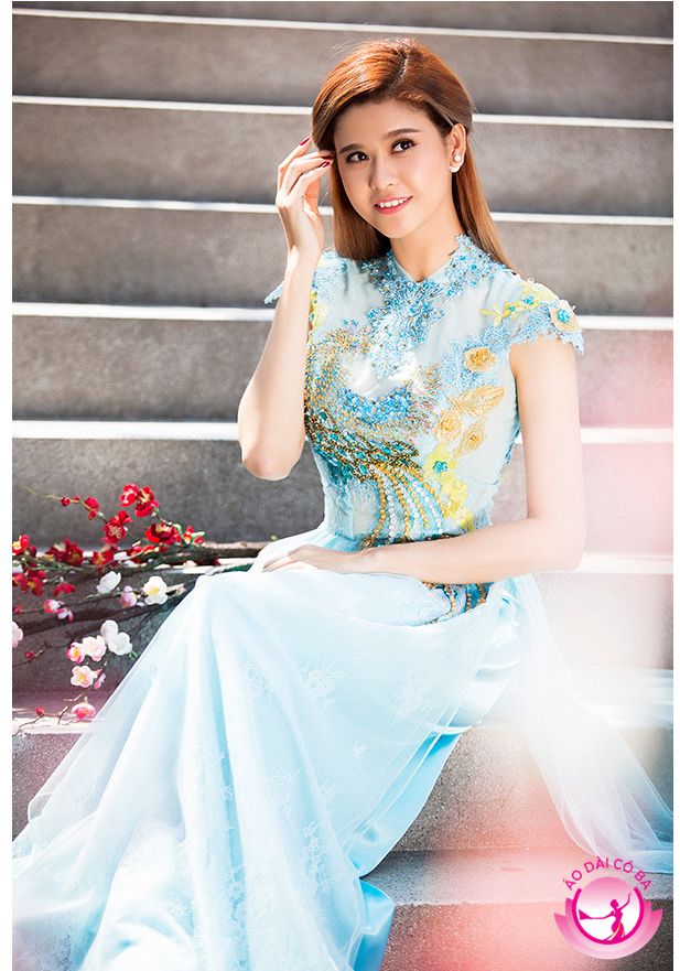 Trương Quỳnh Anh làm cô dâu xinh đẹp với áo dài tay ngắn